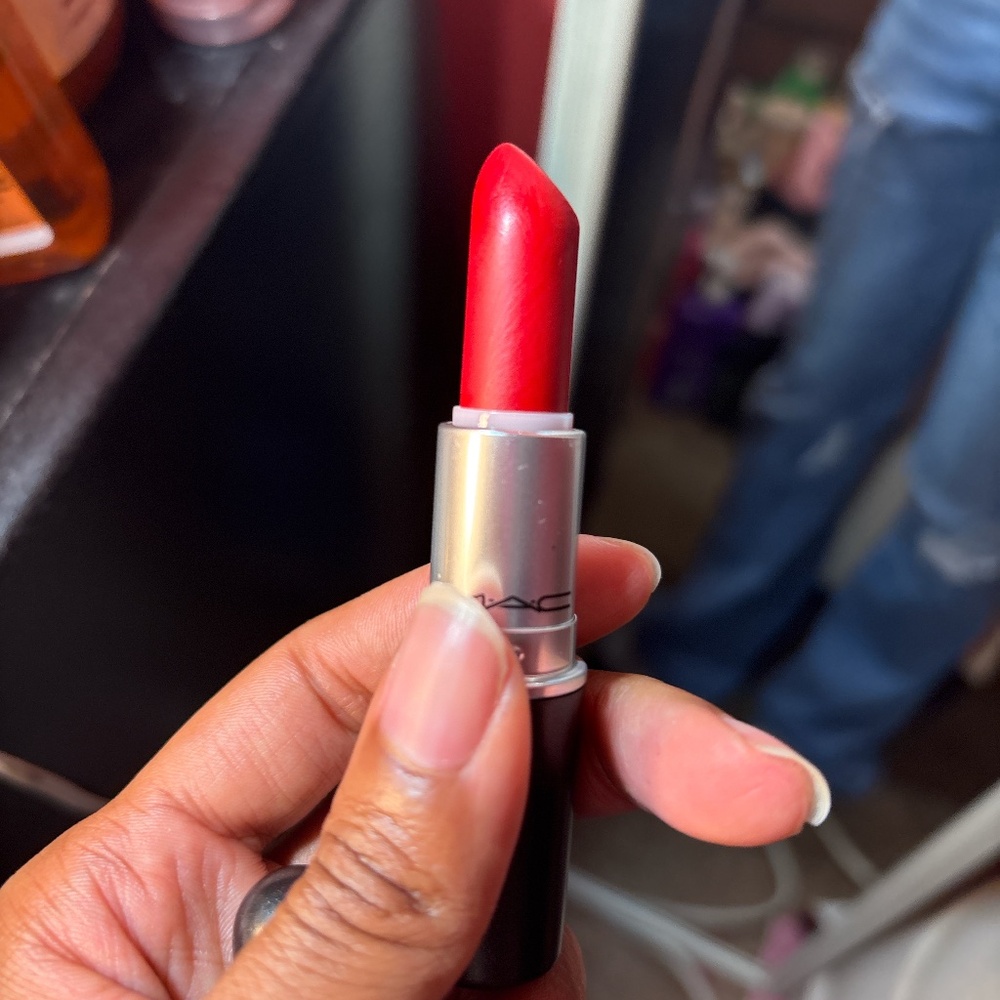 Mac lipstick in the shade “ruby woo” - Picture 1 of 5